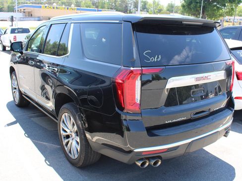 Used 2021 GMC Yukon Denali w/ Denali Premium Package AWD/4WD image 8
