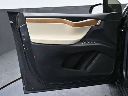 Used 2021 Tesla Model X Long Range image 43