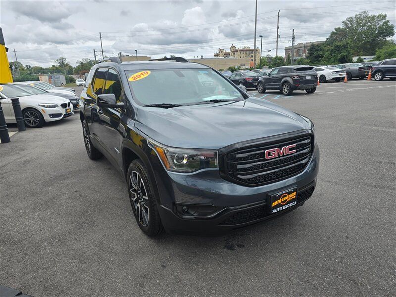 Used 2019 GMC Acadia SLT w/ Black Edition FWD image 4
