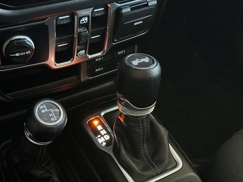 Used 2024 Jeep Wrangler Unlimited Sahara AWD/4WD image 24