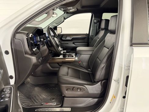Used 2023 Chevrolet Silverado 1500 LT Trail Boss w/ LT Trail Boss Premium Package AWD/4WD image 13