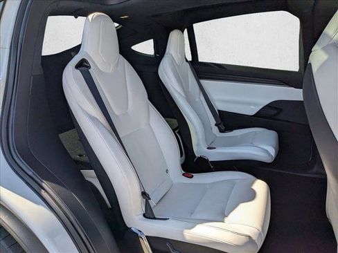 Used 2023 Tesla Model X Plaid image 21
