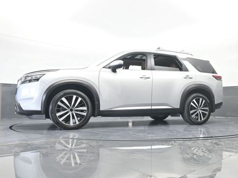 Used 2023 Nissan Pathfinder Platinum image 76