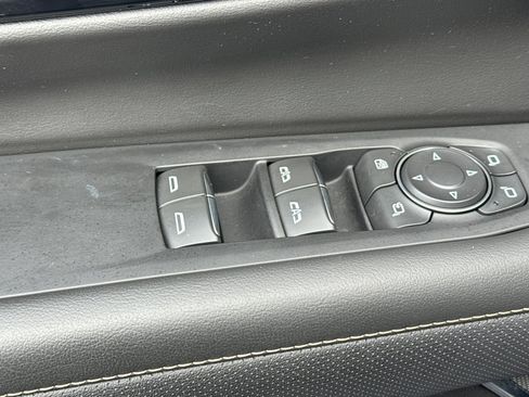 Used 2025 Chevrolet Tahoe Premier image 11