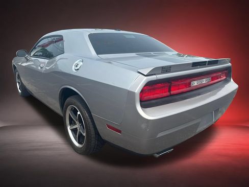 Used 2011 Dodge Challenger RWD image 6