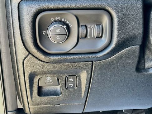 Used 2019 RAM 1500 Laramie AWD/4WD image 20