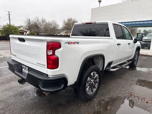 Used 2024 Chevrolet Silverado 2500 Custom w/ Custom Value Package image 5