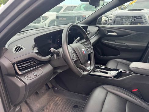 Used 2024 Buick Envista Sport Touring w/ Convenience I Package FWD image 24
