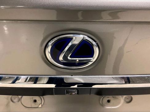 Used 2021 Lexus ES 300h Ultra Luxury w/ Accessory Package 2 image 32