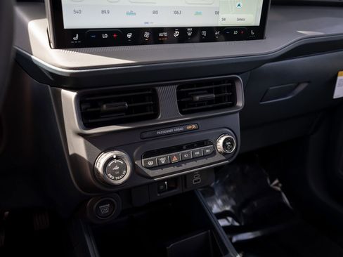 New 2026 Ford Maverick Lariat w/ Black Appearance Package AWD/4WD image 25