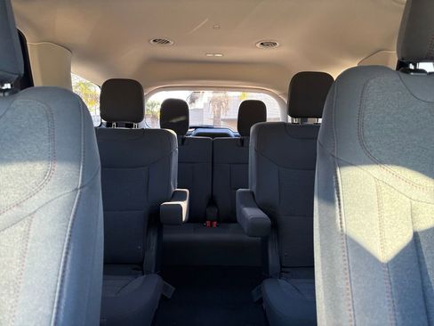 Used 2025 Ford Explorer Active image 27