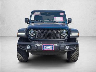 Used 2025 Jeep Wrangler Sport AWD/4WD video 2