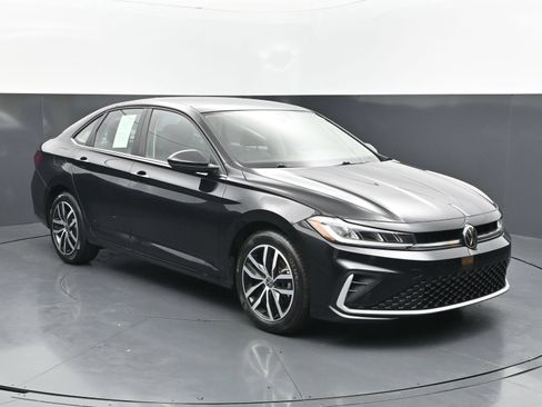 Used 2026 Volkswagen Jetta SE FWD image 7
