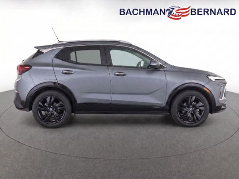 Used 2024 Buick Encore GX Sport Touring FWD image 8