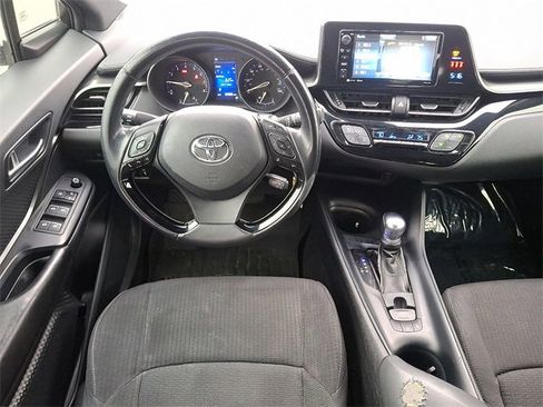 Used 2018 Toyota C-HR XLE image 11