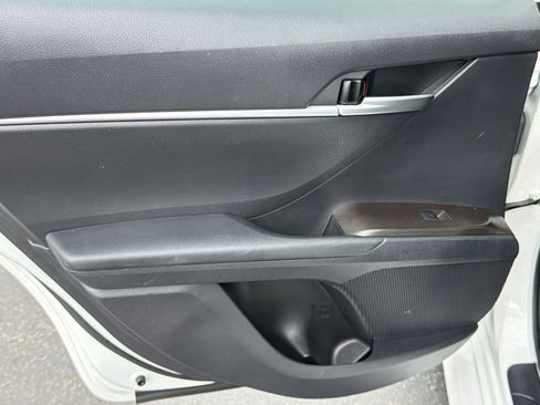Used 2021 Toyota Camry LE w/ Carpet Mat Package (TMS) FWD image 29