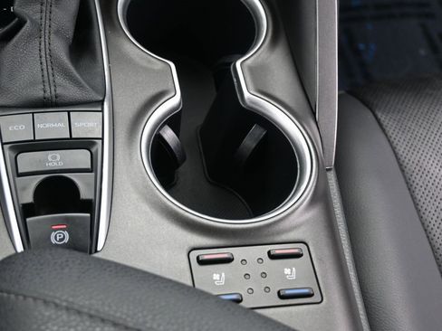 Used 2024 Toyota Camry XLE image 24