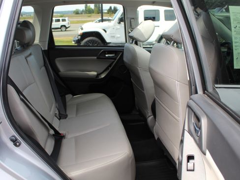 Used 2016 Subaru Forester 2.5i Touring w/ Eyesight & Navigation System AWD/4WD image 17