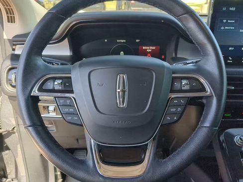 Used 2023 Lincoln Nautilus AWD w/ Premium Package image 13