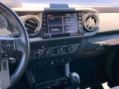 Used 2020 Toyota Tacoma TRD Sport w/ Technology Package AWD/4WD image 6