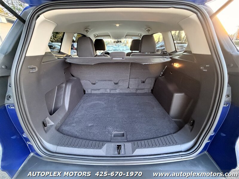 Used 2016 Ford Escape SE w/ Equipment Group 201A AWD/4WD image 19