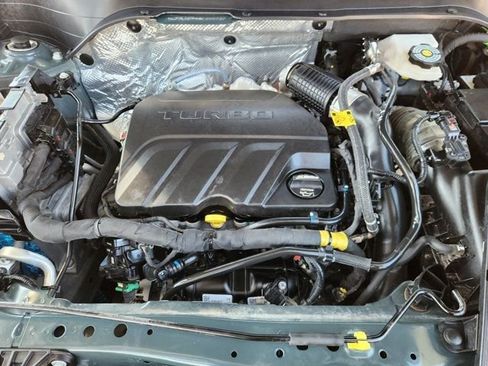 Used 2025 Chevrolet Trax LT w/ Driver Confidence Package image 32