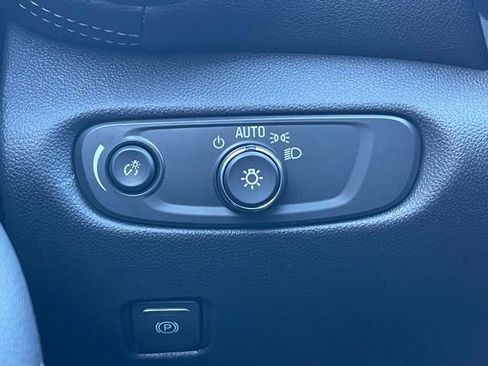 New 2025 Chevrolet Blazer LT w/ Convenience Package image 16