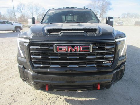 New 2026 GMC Sierra 2500 AT4 w/ AT4 Premium Plus Package image 11