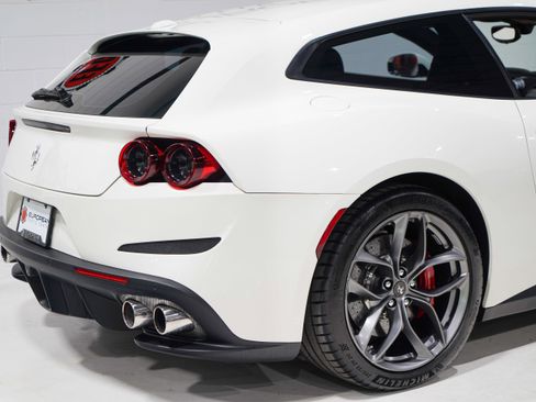 Used 2018 Ferrari GTC4Lusso T RWD image 23