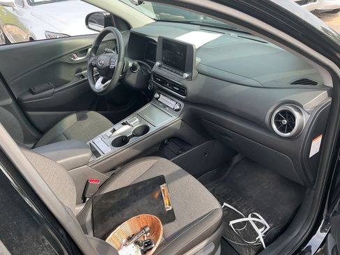 Used 2023 Hyundai Kona SE w/ Cargo Package FWD image 6