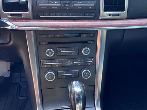 Used 2012 Lincoln MKZ FWD image 17