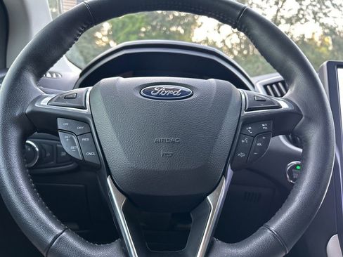 Used 2023 Ford Edge SEL w/ Sport Appearance Package image 18