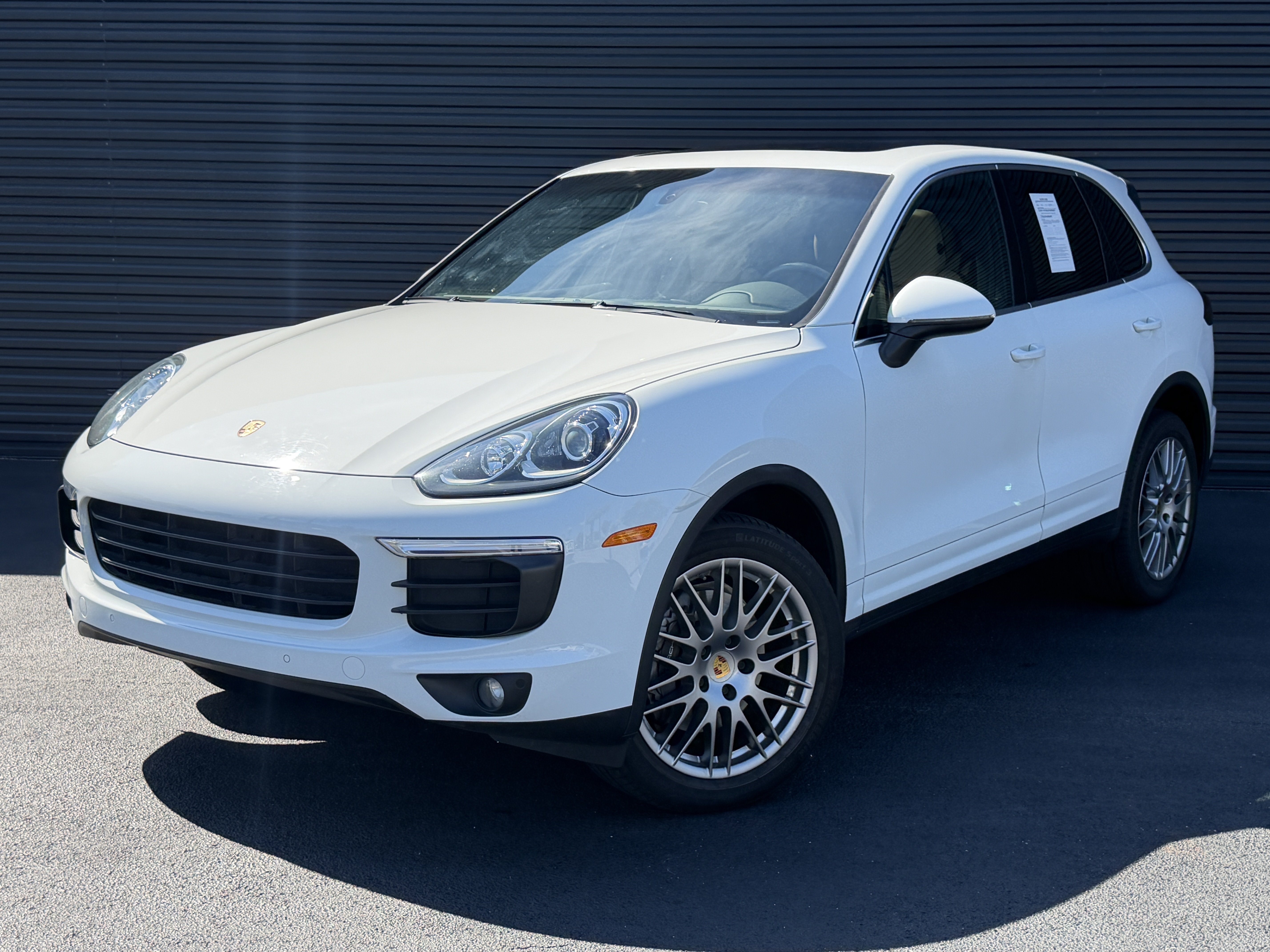 Used 2016 Porsche Cayenne AWD/4WD image 1
