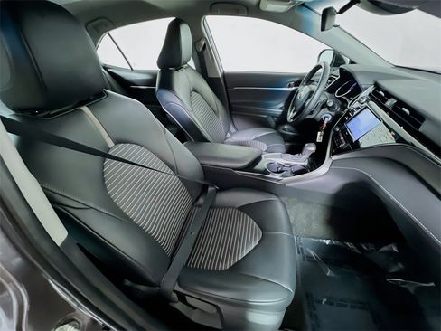 Certified 2020 Toyota Camry SE w/ Carpet Mat Package image 24