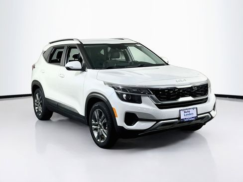 Used 2022 Kia Seltos S FWD image 3