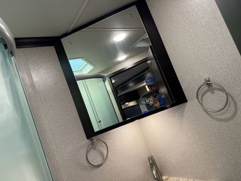 Used 2018 RAM 5500 SLT w/ Quick Order Package 29G SLT image 77