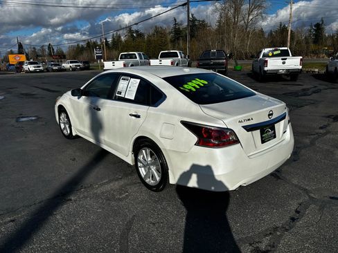 Used 2014 Nissan Altima 2.5 SV image 5