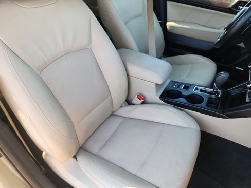 Used 2018 Subaru Outback 2.5i Limited AWD/4WD image 14