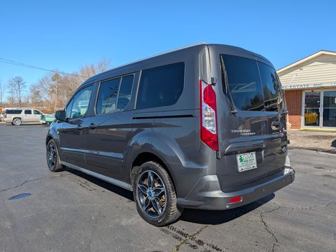 Used 2017 Ford Transit Connect XLT image 9