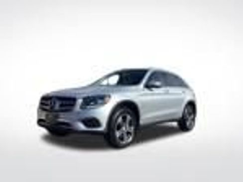 Used 2016 Mercedes-Benz GLC 300 4MATIC w/ Premium Package image 5
