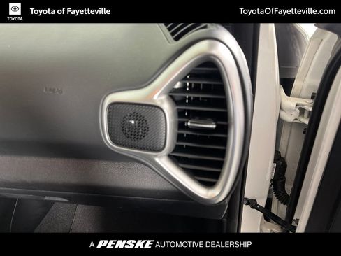 Used 2025 Kia Soul LX FWD image 10