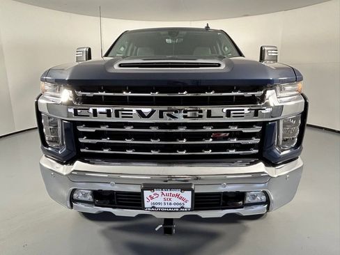 Used 2022 Chevrolet Silverado 2500 LTZ w/ LTZ Premium Package image 2
