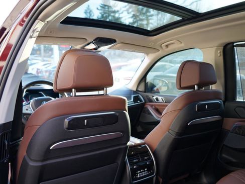 Used 2025 BMW X7 xDrive40i w/ Executive Package image 48