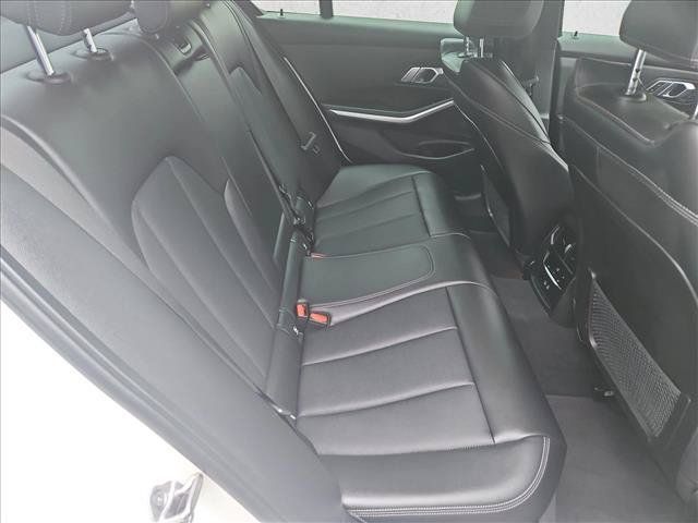 Used 2022 BMW 330i Sedan w/ Convenience Package RWD image 21
