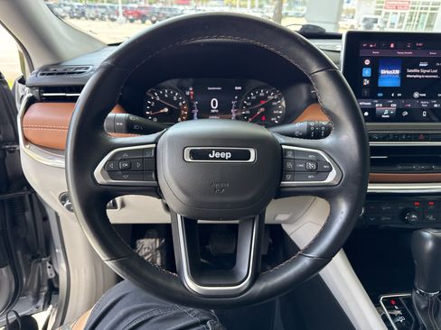 Used 2022 Jeep Compass Limited AWD/4WD image 17