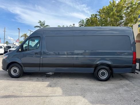 Used 2019 Mercedes-Benz Sprinter 170 image 2