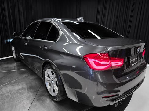 Used 2018 BMW 330i Sedan w/ Convenience Package RWD image 20