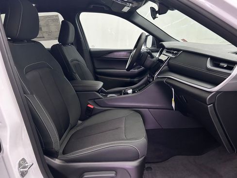 New 2025 Jeep Grand Cherokee Laredo w/ Trailer Tow Package image 22