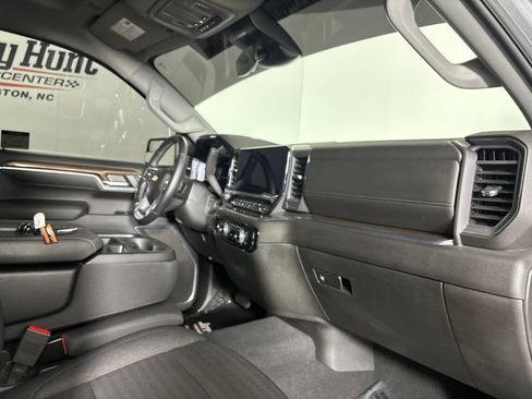 Used 2024 Chevrolet Silverado 1500 LT AWD/4WD image 32