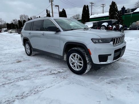 Used 2023 Jeep Grand Cherokee L Laredo image 7